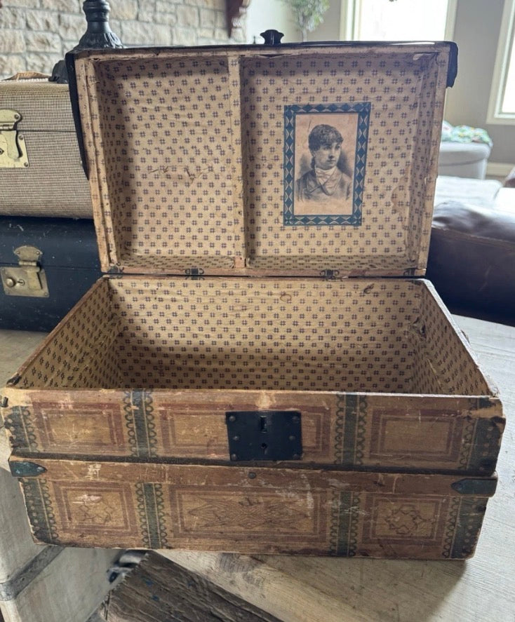 Antique 1800’s DOLL STEAMER TRUNK