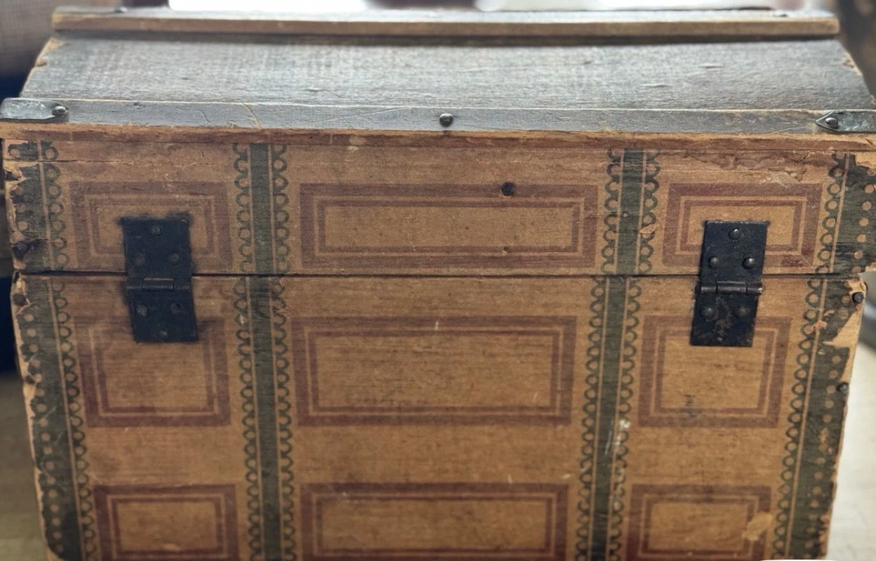 Antique 1800’s DOLL STEAMER TRUNK